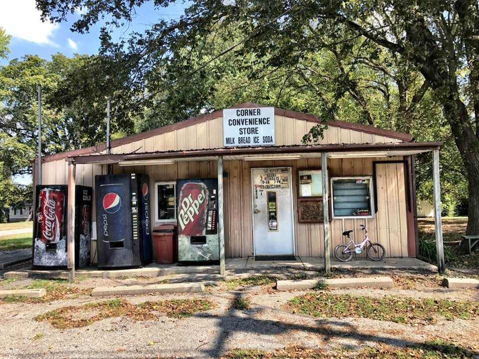 The convenience store in East Carondelet, Illinois, where I bought Mary her "snuff."